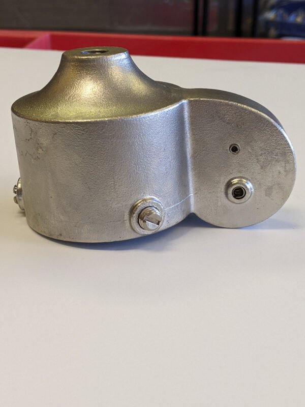 Side view of heavy duty Stainless Steel truck. Flyin Glory 2.75" rope flagpole Made in USA