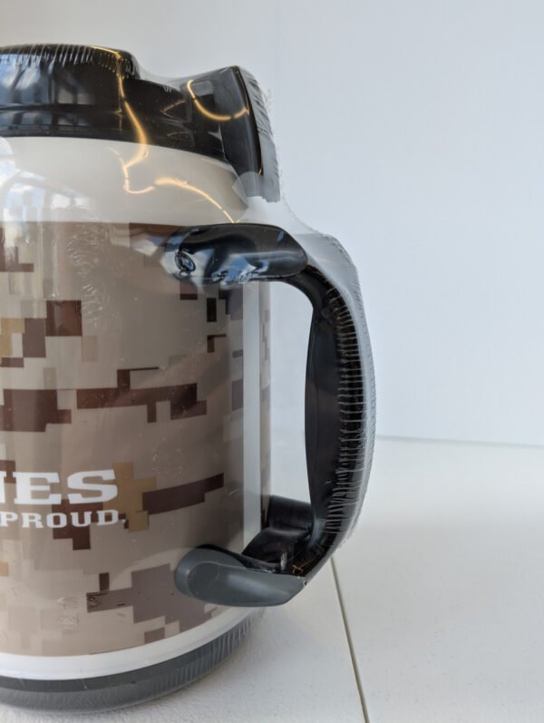 Giant handle for 64 ounce Jumbo cup